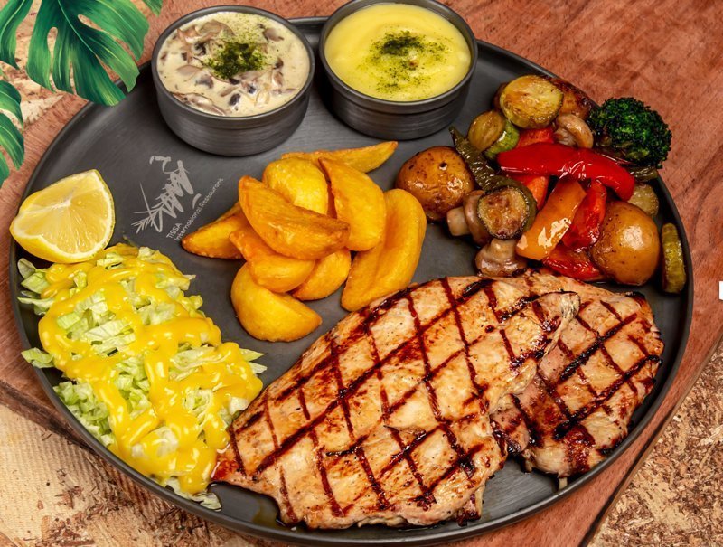 بشقاب سینه مرغ گریل